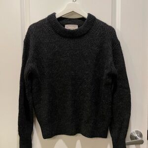 Everlane Oversized Alpaca Crew Neck Sweater in Heathered Black